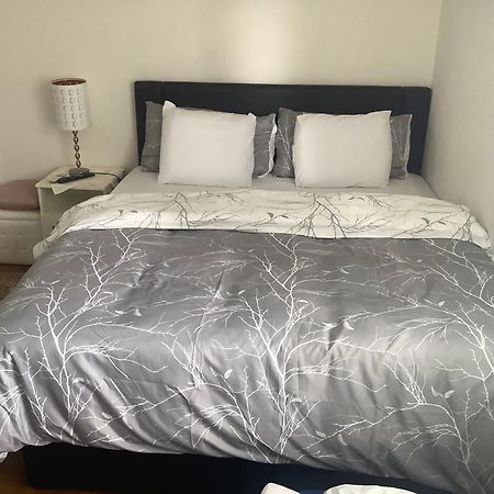 Chambre Spacieuse Et Confortable Avec Ecran Plat Oetwil an Der Limmat Eksteriør bilde